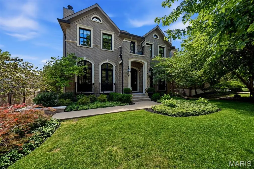 8300 Kingsbury Boulevard, Clayton, MO 63105 - #1
