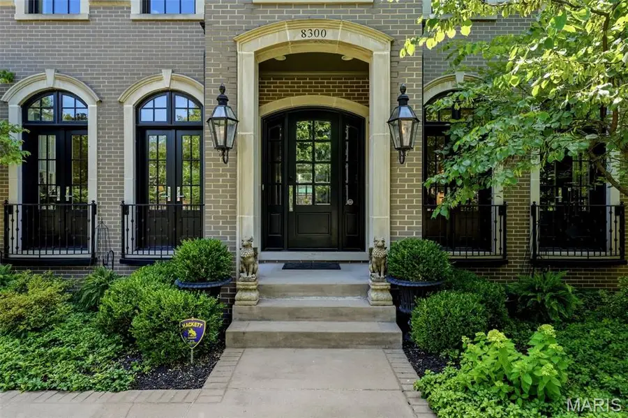 8300 Kingsbury Boulevard, Clayton, MO 63105 - #2
