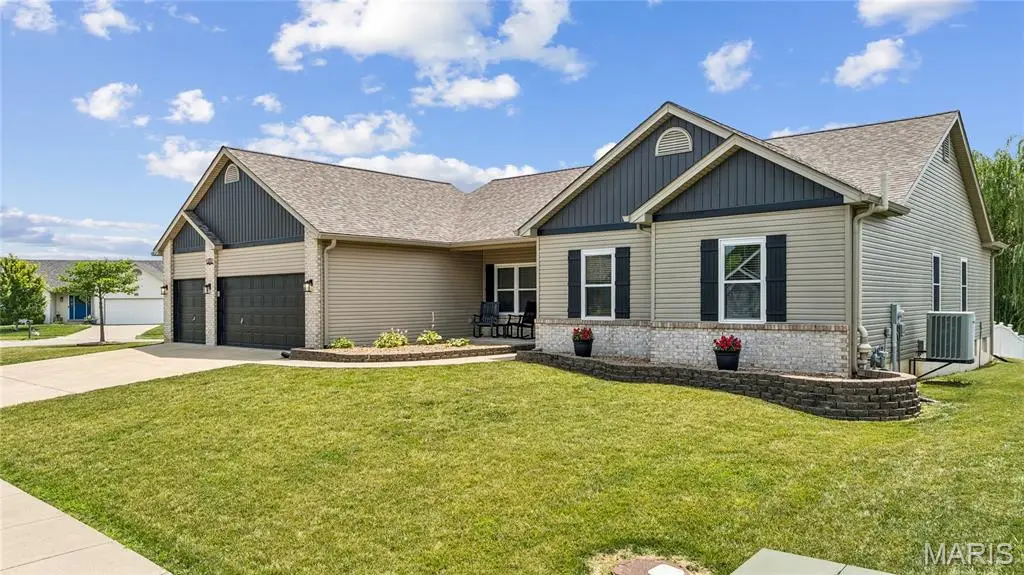 800 Mule Creek Drive, Wentzville, MO 63385 - #1