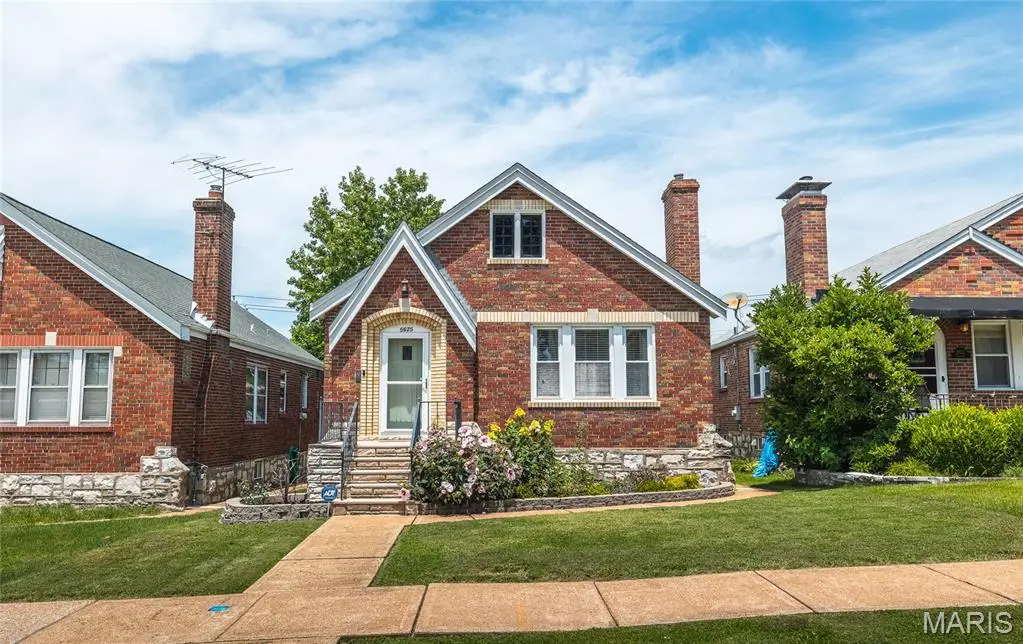 5625 Tholozan Avenue, Saint Louis, MO 63109 - #1