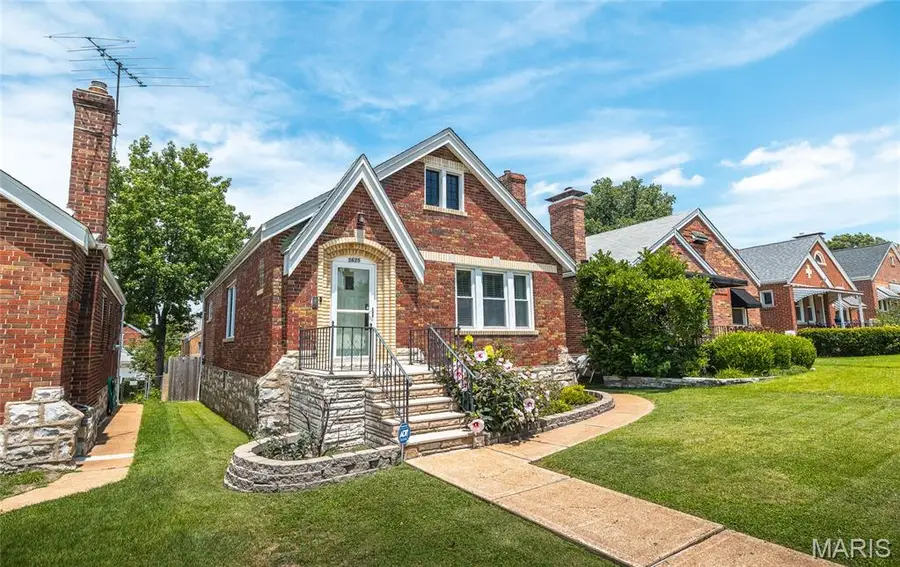 5625 Tholozan Avenue, Saint Louis, MO 63109 - #2