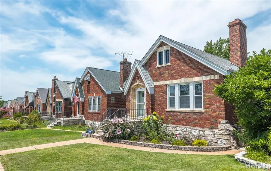 5625 Tholozan Avenue, Saint Louis, MO 63109 - #3