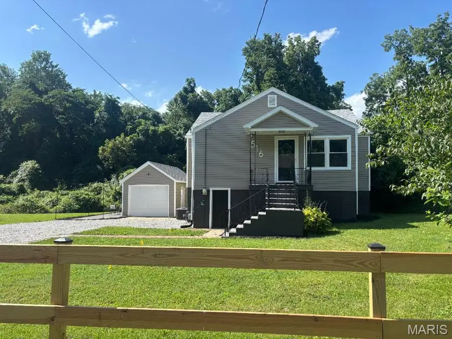 516 Shelly Street, Alton, IL 62002 - #2