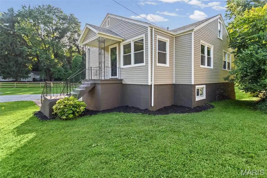 516 Shelly Street, Alton, IL 62002 - #3