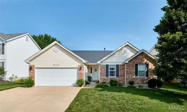 819 Spring Crest Drive, Fenton, MO 63026