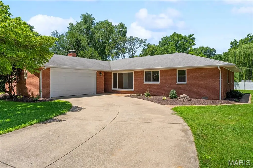 17 Joseph Drive, Fairview Heights, IL 62208 - #1