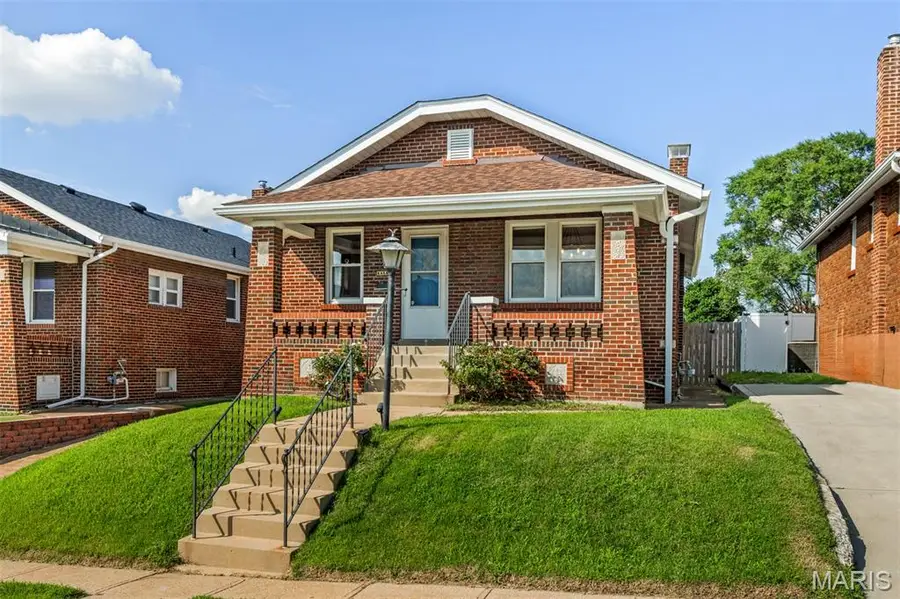 835 Catskill Drive, Saint Louis, MO 63125 - #2