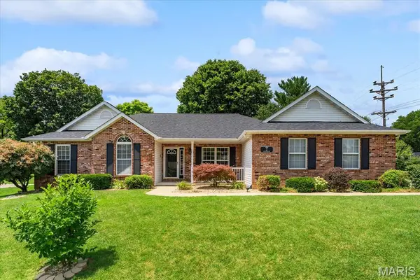 2 Grandbrook Boulevard, Collinsville, IL 62234