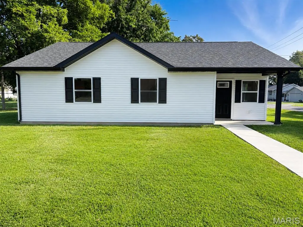 868 E 2nd Street, Centralia, IL 62801 - #1