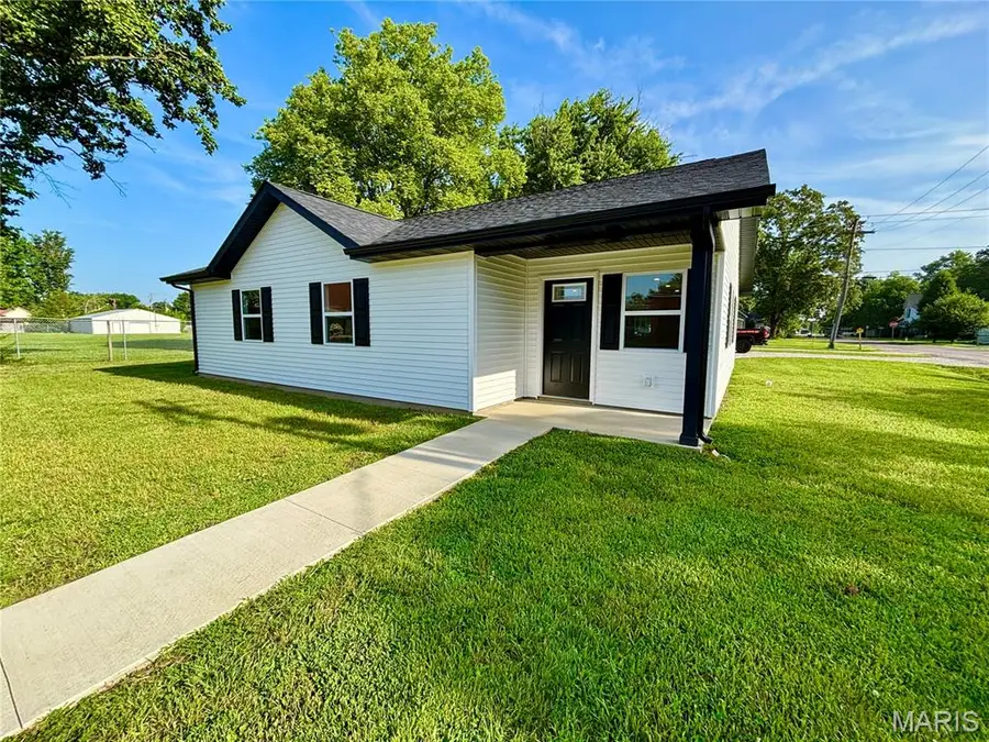 868 E 2nd Street, Centralia, IL 62801 - #2