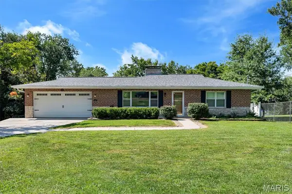 2948 Yaeger Road, St Louis, MO 63129