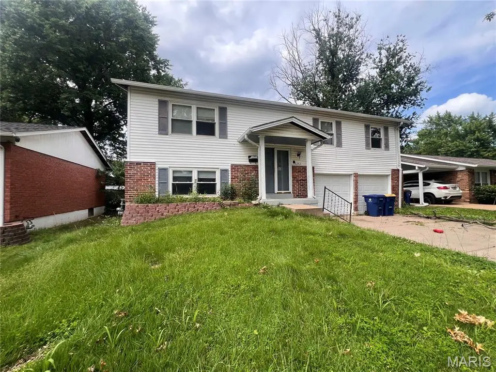 2353 Kingsford Drive, Florissant, MO 63031 - #1