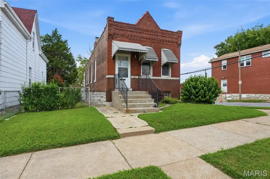 4701 Varrelmann Avenue, Saint Louis, MO 63116 - #2