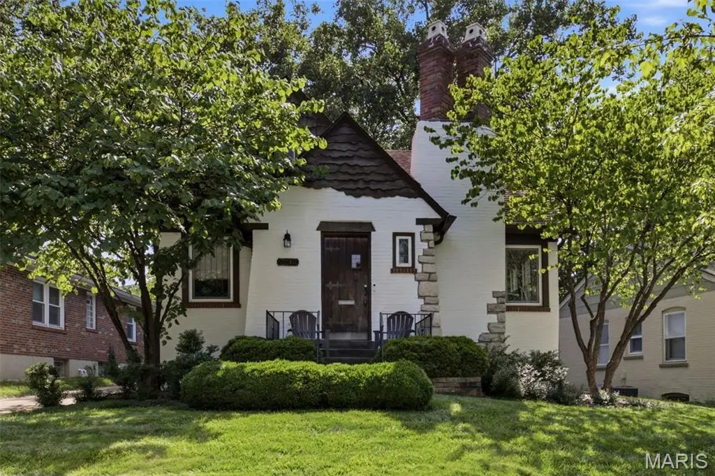 2135 Sutton Avenue, Richmond Heights, MO 63117 - #1