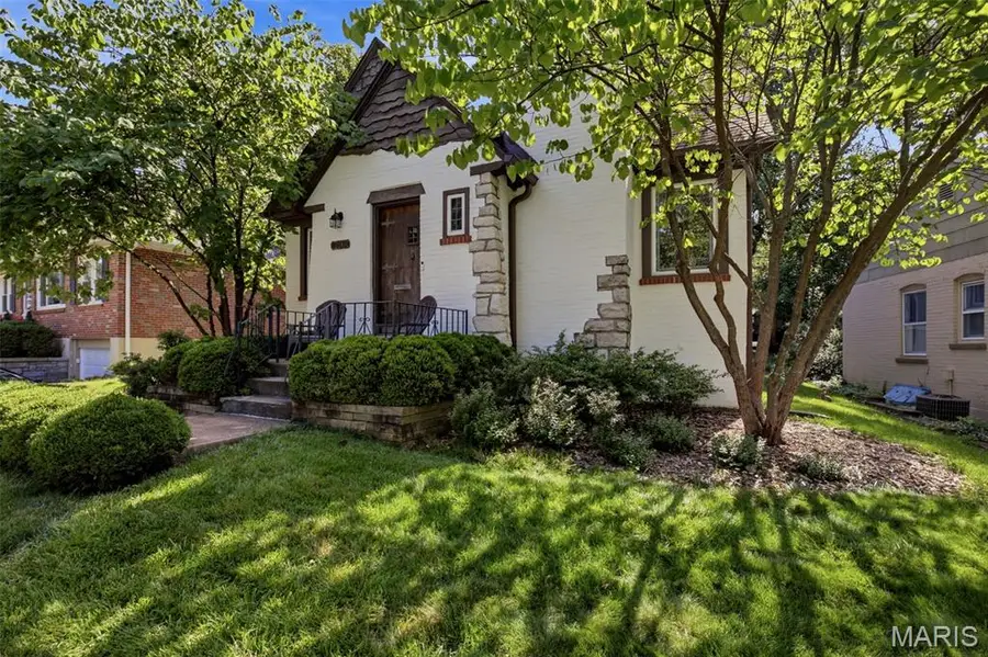 2135 Sutton Avenue, Richmond Heights, MO 63117 - #2