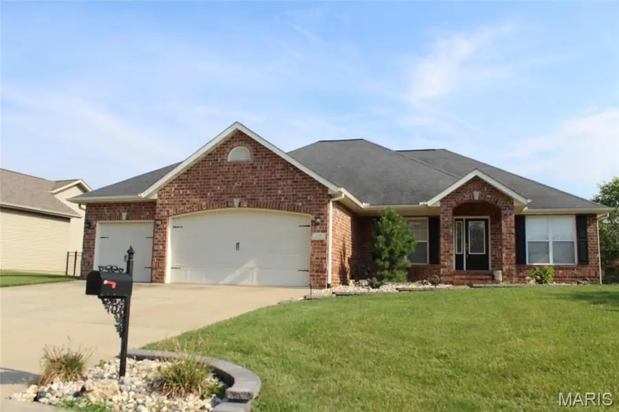140 Stonebridge Bluff Drive, Maryville, IL 62062 - #2
