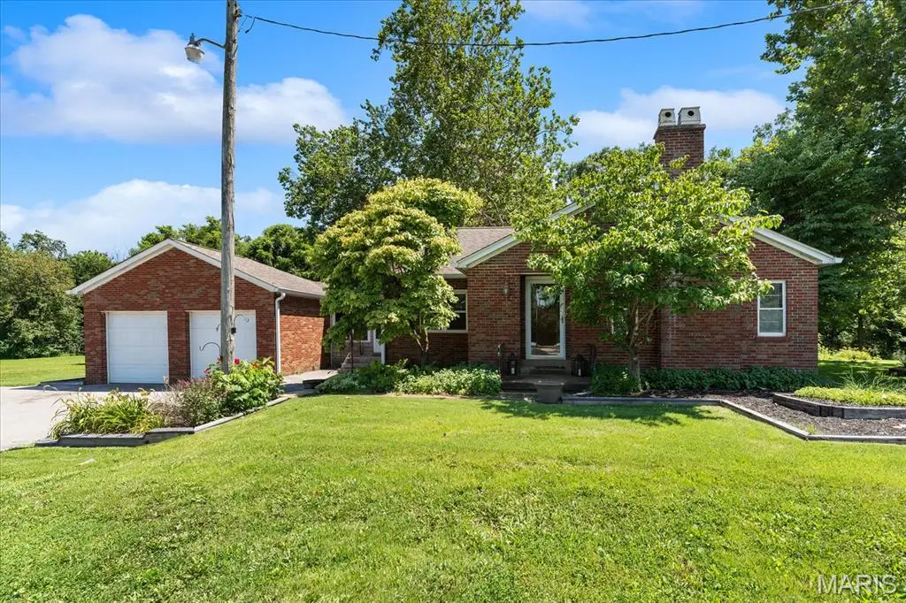 938 E Washington Street, Millstadt, IL 62260 - #1