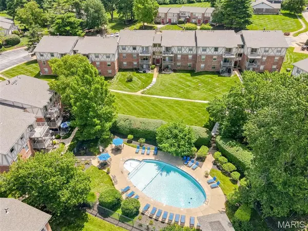 1411 Willow Brook Cove #10, St Louis, MO 63146