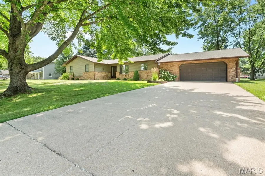 710 Cheshire Road, Troy, IL 62294 - #3