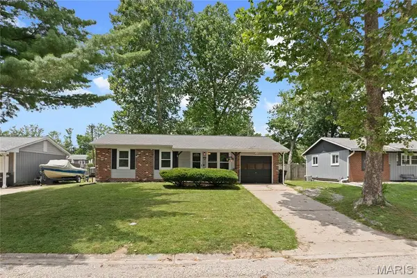 7732 Redbird Lane, Godfrey, IL 62035