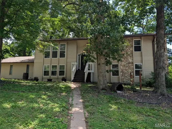 41 Oak Forest Drive, St Charles, MO 63303