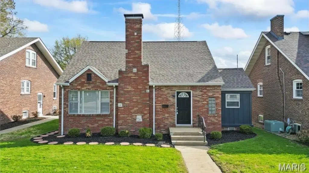 2121 W Main Street, Belleville, IL 62226 - #1