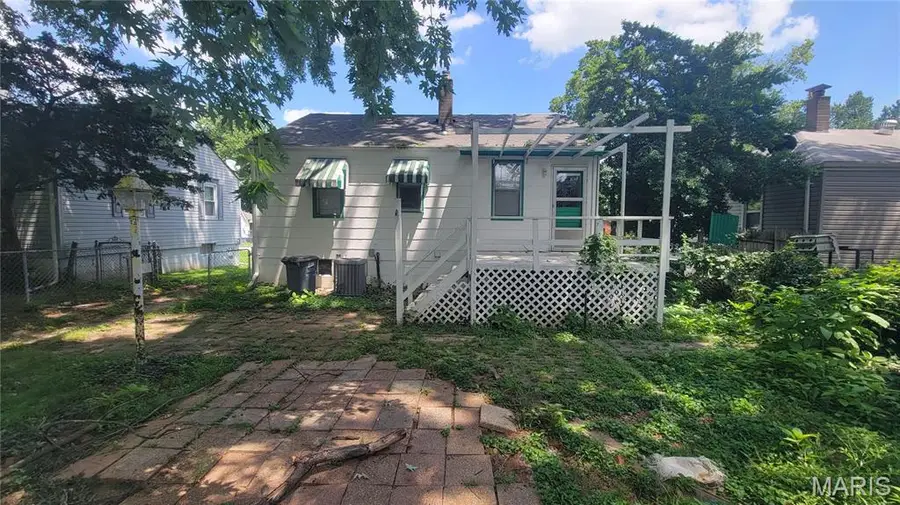 3219 Coles Avenue, Saint Louis, MO 63114 - #3