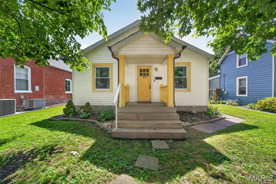 1014 N Benton Avenue, Saint Charles, MO 63301 - #2