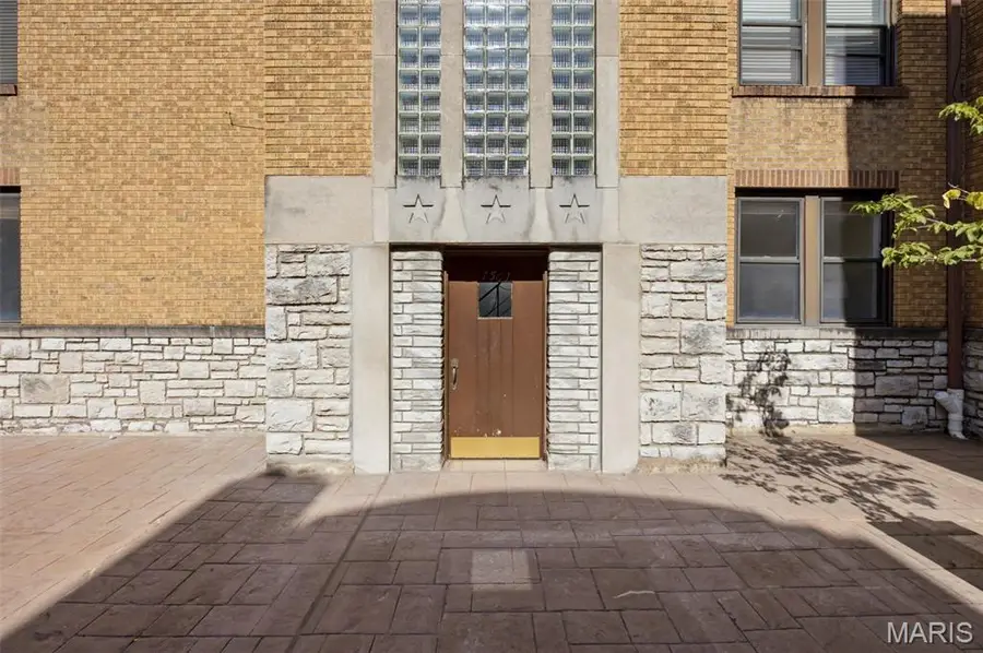 7561 Byron Place #1W, Clayton, MO 63105 - #3