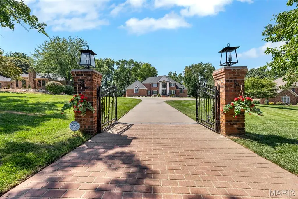 40 Country Club Drive, Edwardsville, IL 62025 - #1