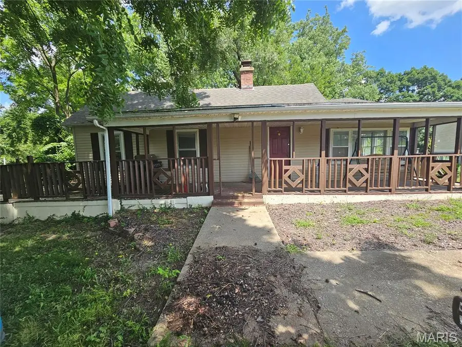 331 N East Street, Hillsboro, IL 62049 - #2