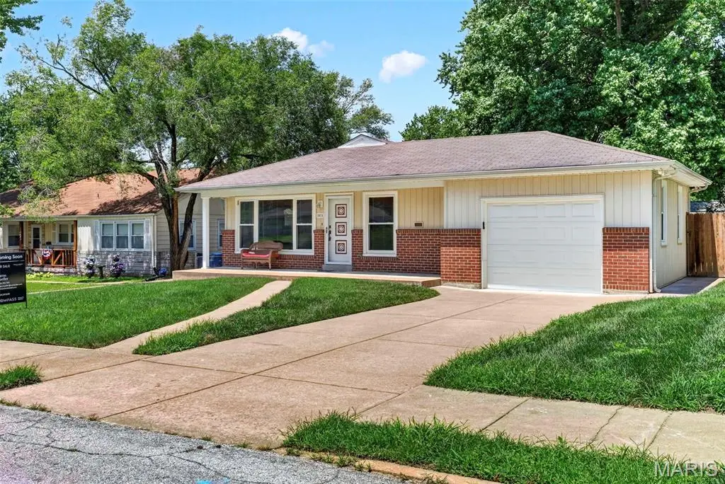 1011 Hawthorn Avenue, Saint Charles, MO 63301 - #1