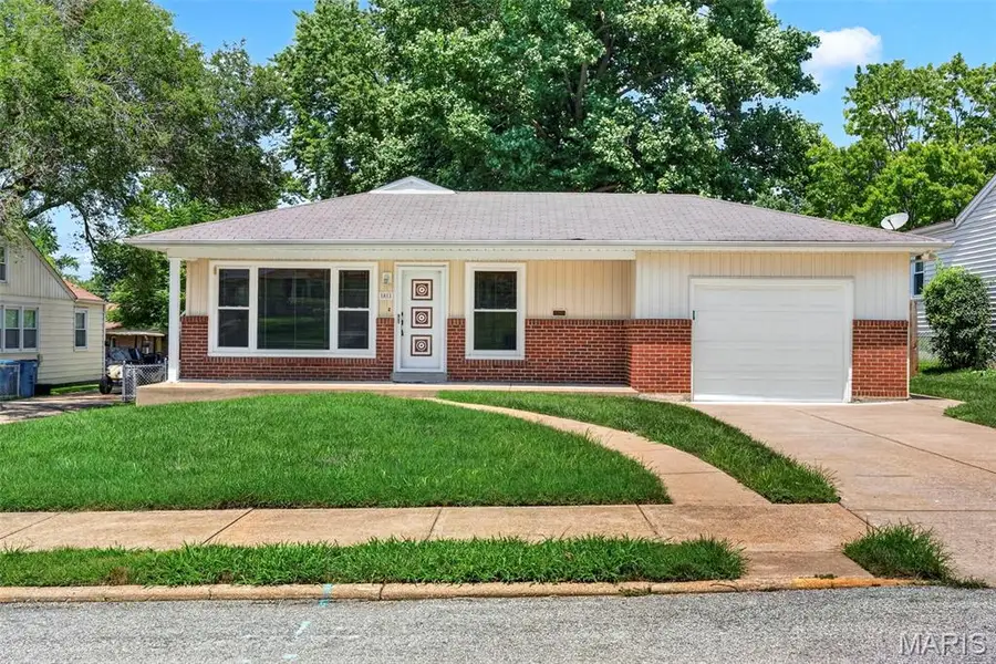 1011 Hawthorn Avenue, Saint Charles, MO 63301 - #2