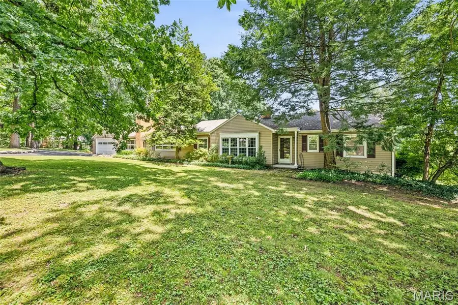 1310 Hollins Drive, Saint Louis, MO 63135 - #2