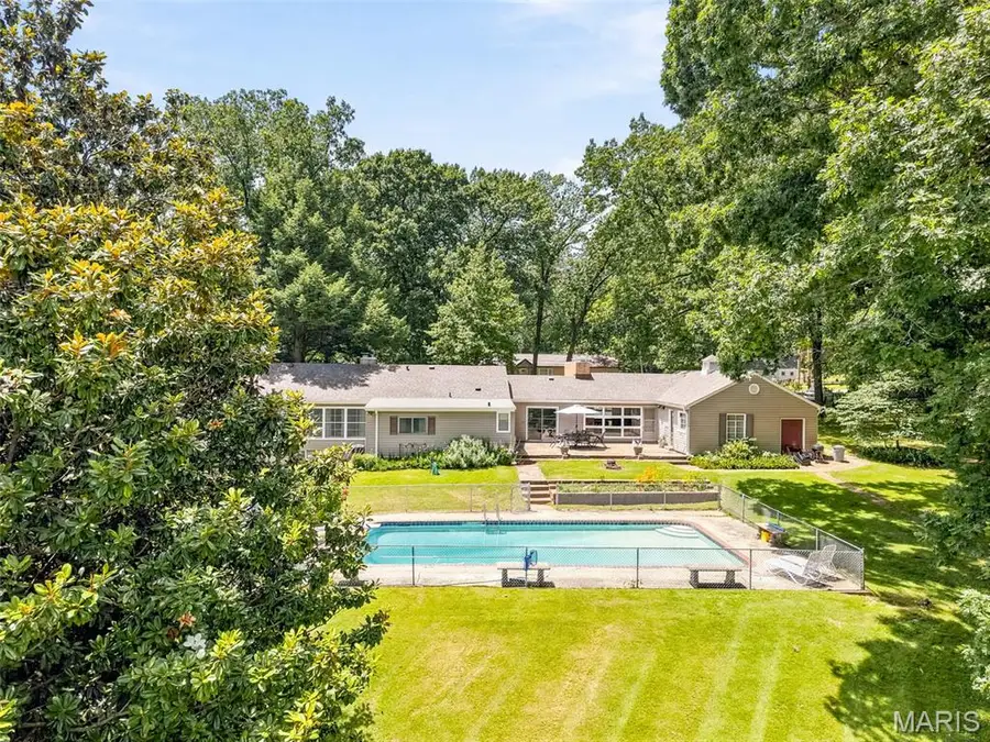 1310 Hollins Drive, Saint Louis, MO 63135 - #3
