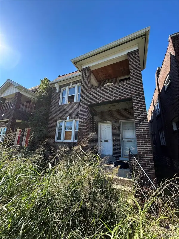 3929 N Taylor Avenue, St Louis, MO 63115