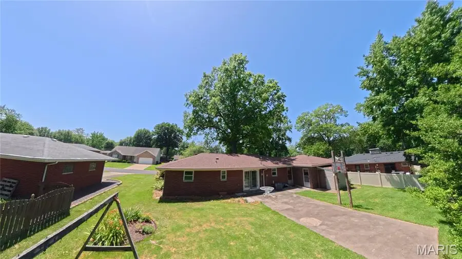 109 Winchester Drive, Belleville, IL 62223 - #2
