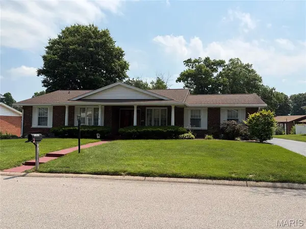 5303 River Aire Drive, Godfrey, IL 62035