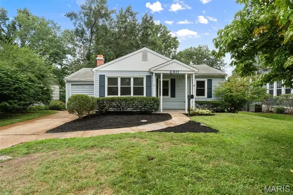 460 Ridge Avenue, Webster Groves, MO 63119