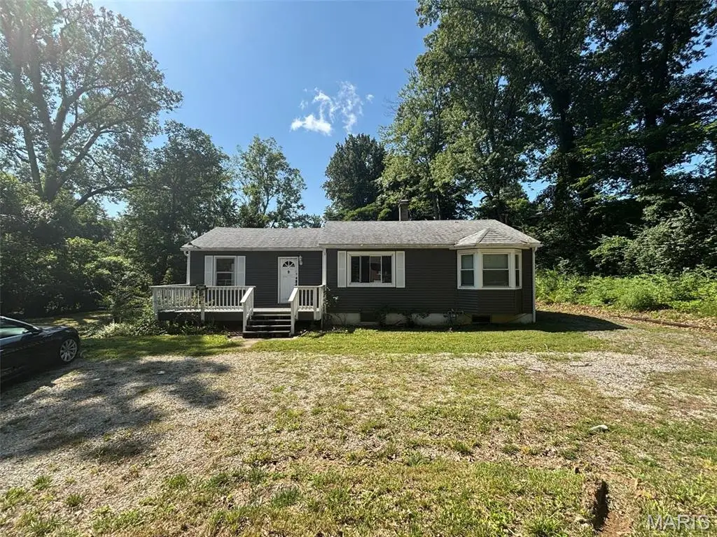 912 S 11th Street, Belleville, IL 62226 - #1