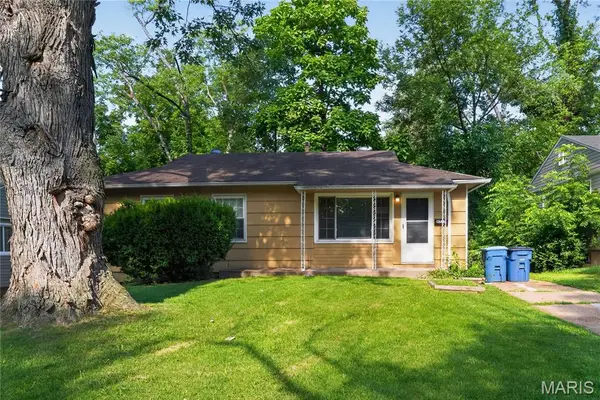 9713 Medford Drive, St Louis, MO 63136