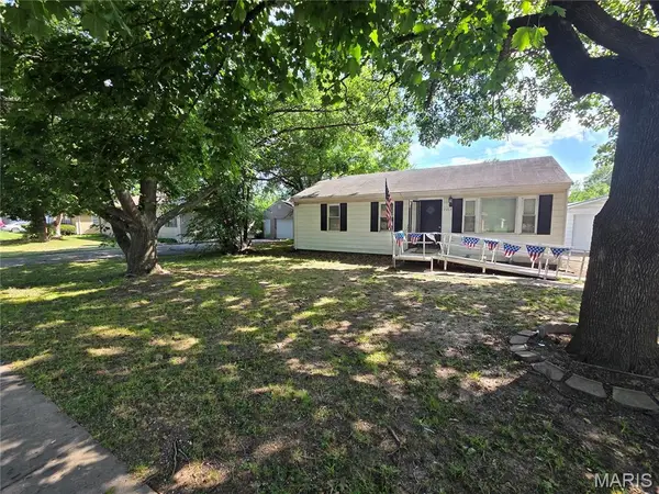 2002 Jerome Lane, Cahokia, IL 62206