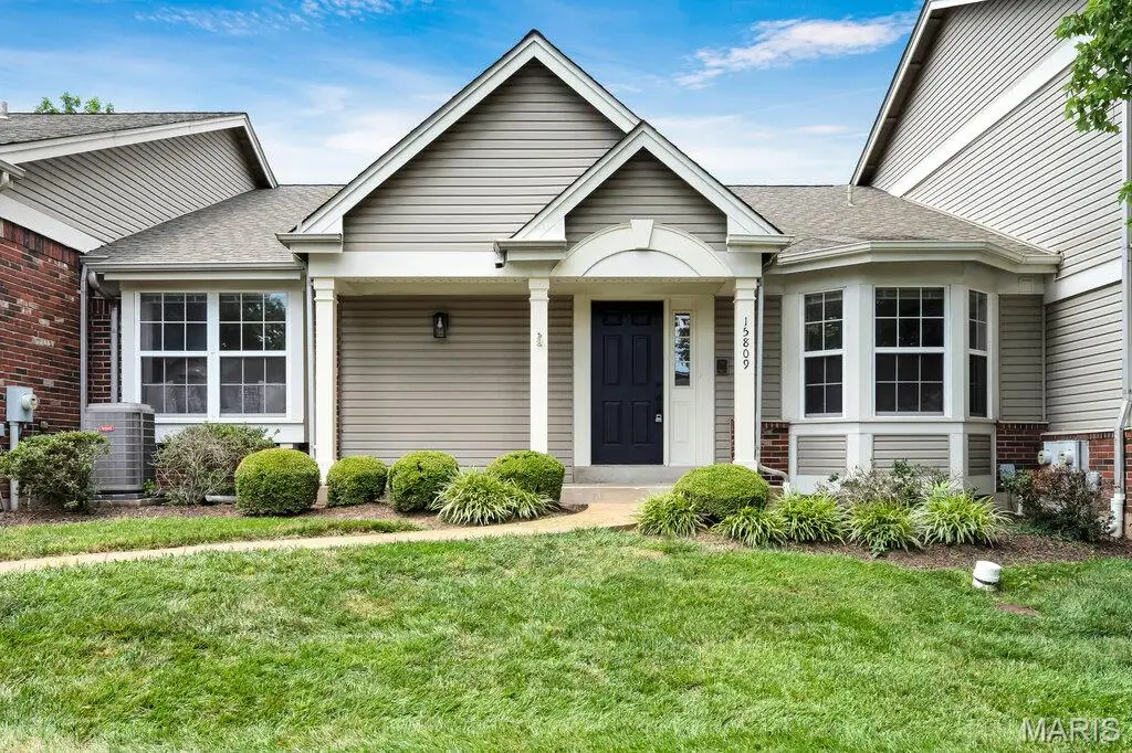 15809 Kersten Ridge Dr, Chesterfield, MO 63017 - #1