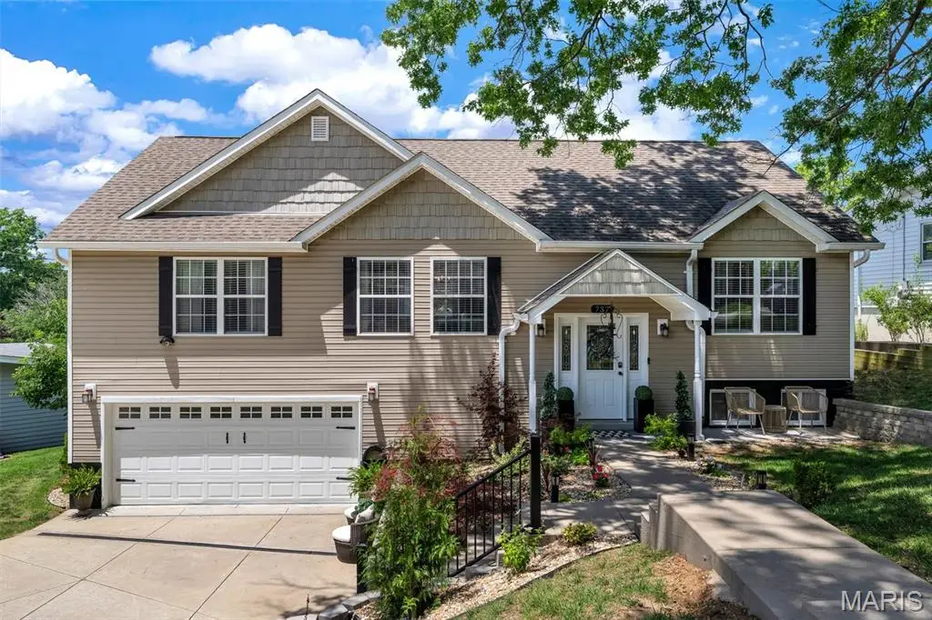 737 Hinder Drive, Saint Louis, MO 63125 - #1