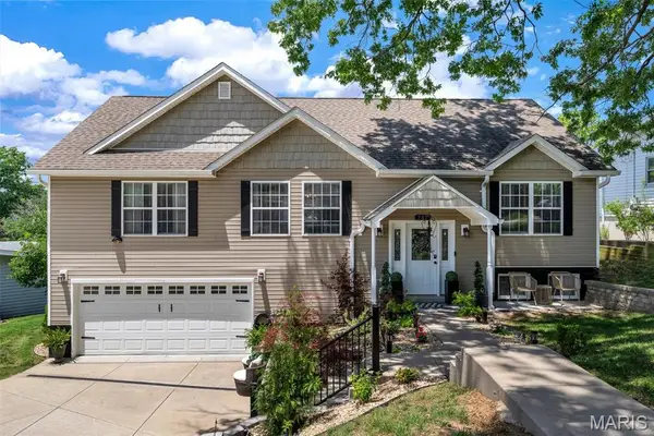737 Hinder Drive, St Louis, MO 63125