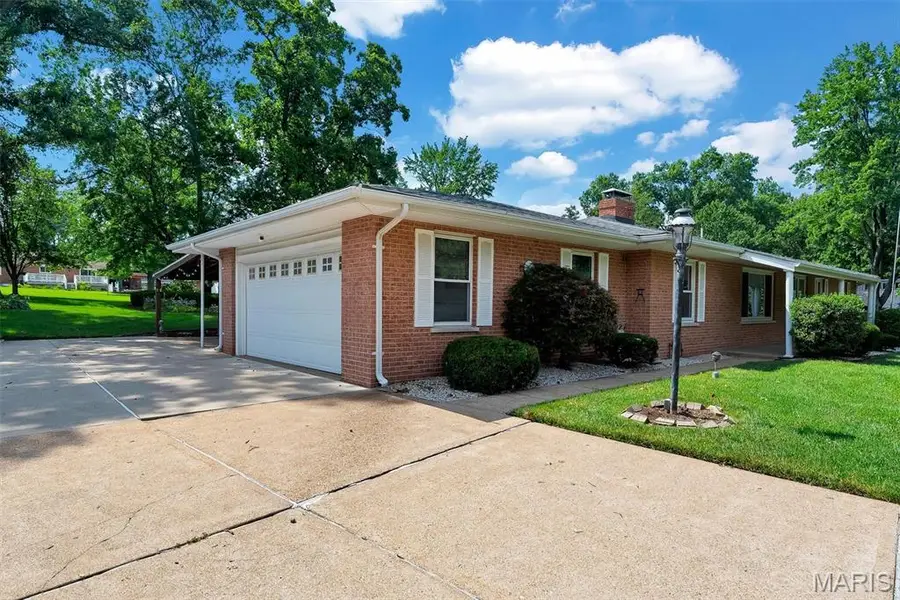 12205 Renwick Drive, Saint Louis, MO 63128 - #3