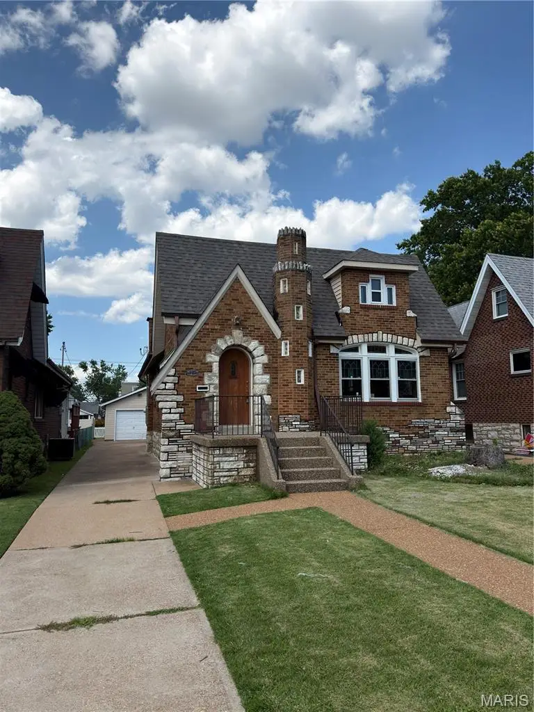 6739 Oleatha Avenue, Saint Louis, MO 63139 - #3