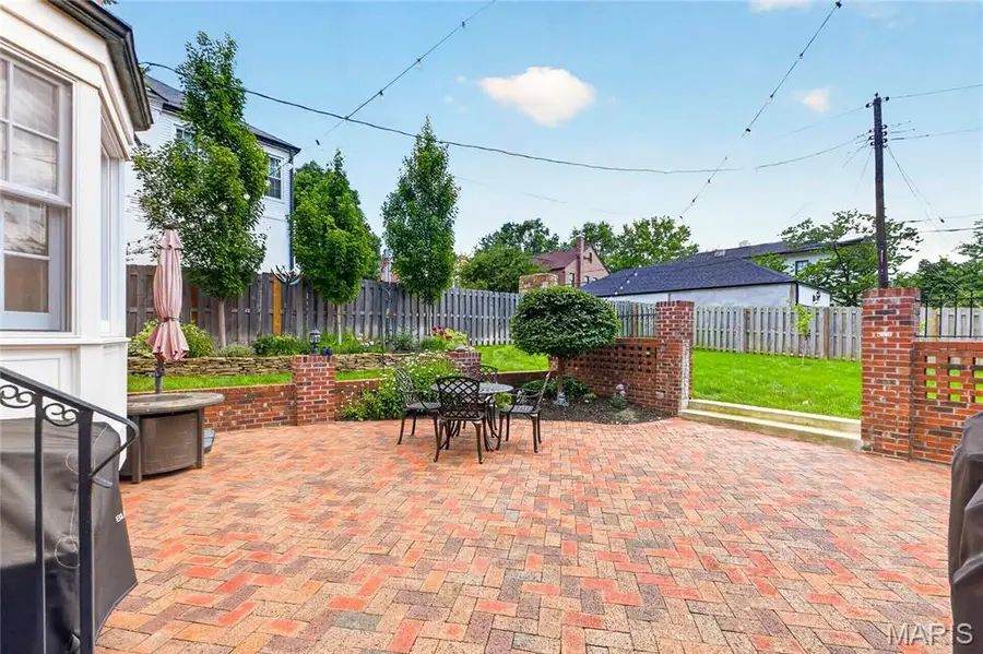 8036 Orlando Drive, Saint Louis, MO 63105 - #2