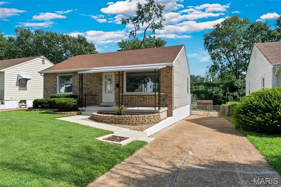 9542 Theodosia Avenue, Overland, MO 63114 - #2