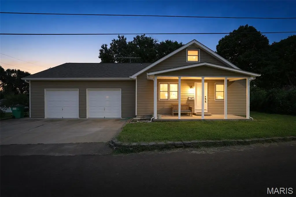 354 N 5th Street, Ste Genevieve, MO 63670 - #1